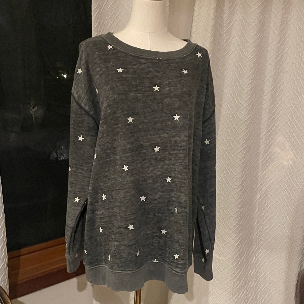 WILDFOX Oversized Gray Star Patterned Sweatshirt Large Distressed - Picture 3 of 7